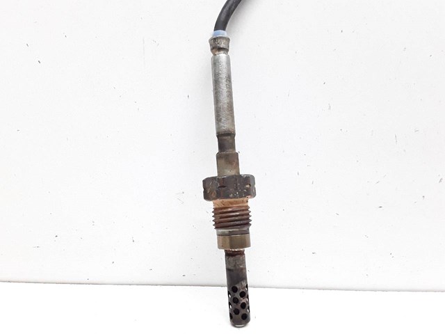 Sensor de temperatura de gases de escape antes de la turbina A0051531728 MERCEDES