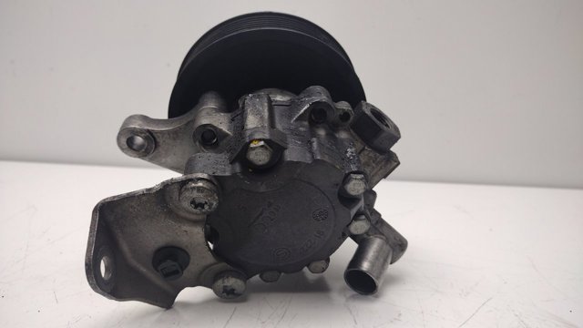 Bomba de dirección asistida  A0054660201 MERCEDES
