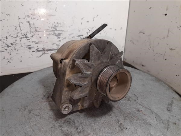 Alternador del motor A0061548802 MERCEDES