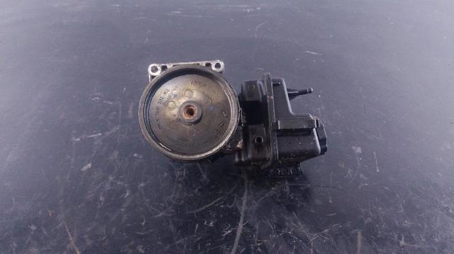 Bomba de dirección asistida  A0064661501 MERCEDES