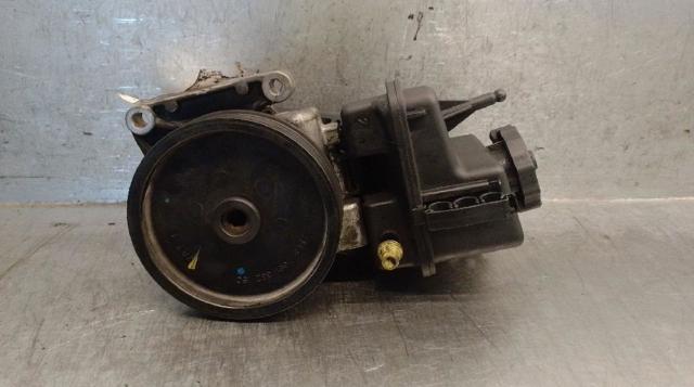 MERCEDES A0064664701 Bomba de dirección  en stock Terrassa