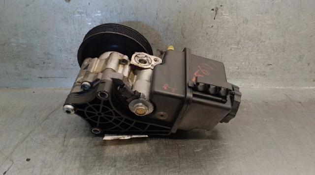 A0064664701 MERCEDES Bomba de dirección comprar Madrid