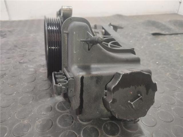 MERCEDES A0064664701 Bomba de dirección asistida  comprar en Ponferrada