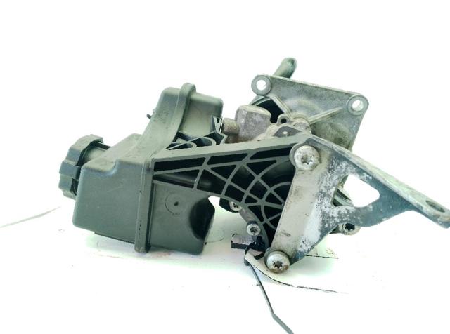 A0064667801 Bomba de dirección asistida  comprar en Zaragoza