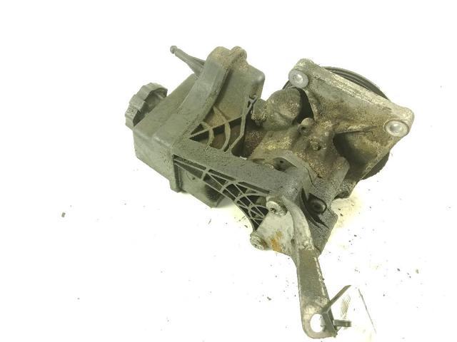 A0064667801 MERCEDES Bomba de dirección comprar Bilbao