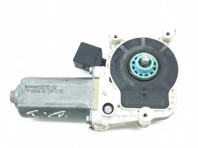 Motor eléctrico, elevalunas, puerta delantera izquierda A0068204642 Mercedes