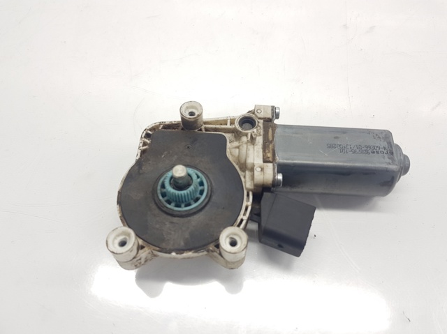 Motor eléctrico, elevalunas, puerta delantera izquierda A0068204642 Mercedes