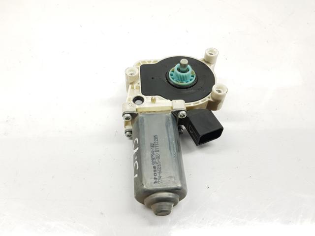 Motor eléctrico, elevalunas, puerta delantera derecha A0068204742 Mercedes