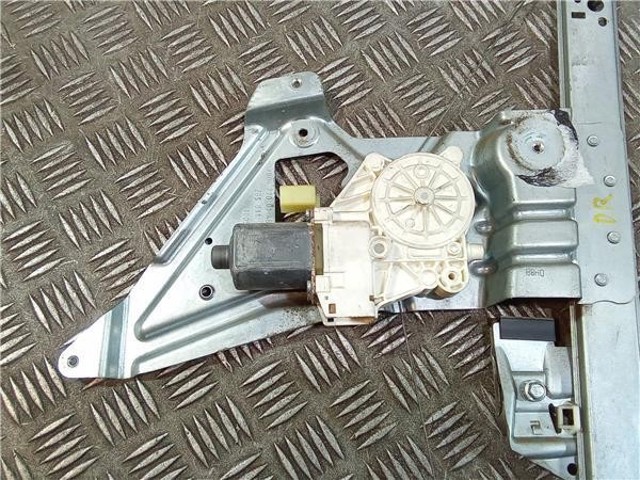 A0068205542 MERCEDES Motor del elevalunas de la puerta delantera derecha  comprar en Lleida
