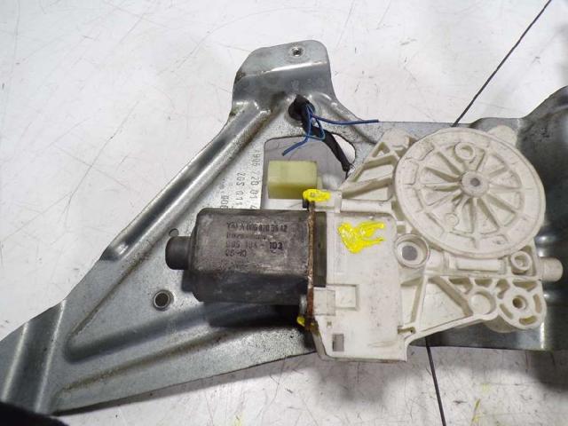 A0068205542 MERCEDES Motor del elevalunas de la puerta delantera derecha  en stock Gandía