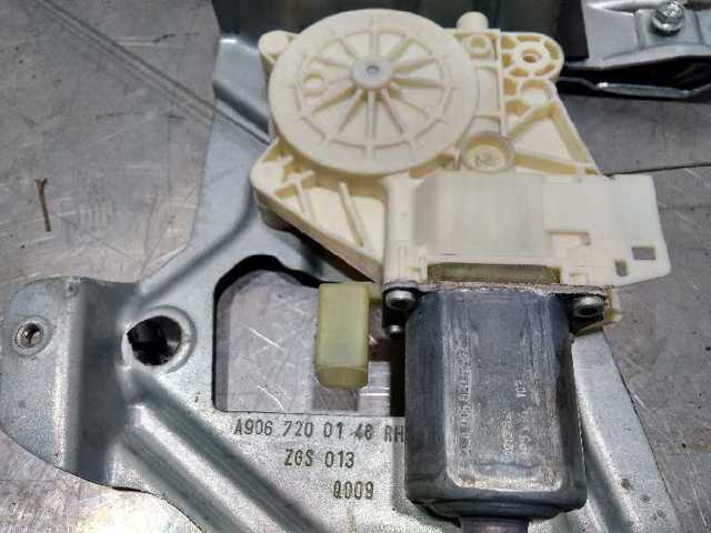 MERCEDES A0068205542 Motor del elevalunas de la puerta delantera derecha  disponible España