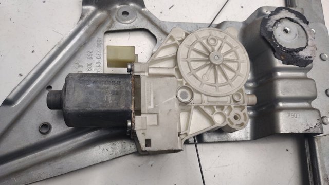 A0068205542 MERCEDES Motor del elevalunas de la puerta delantera derecha comprar Alcalá