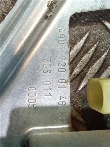 A0068205542 Motor del elevalunas de la puerta delantera derecha comprar Sevilla