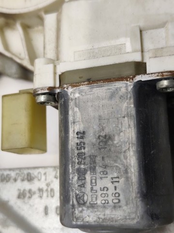 A0068205542 Motor del elevalunas de la puerta delantera derecha comprar Almería