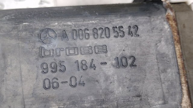A0068205542 MERCEDES Motor del elevalunas de la puerta delantera derecha  comprar en Lleida
