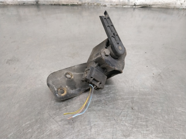 Sensor de nivel de carrocería trasero A0105427717 MERCEDES