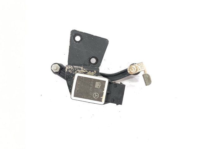 A0105427717 Sensor de nivel de carrocería trasero  disponible Burgos
