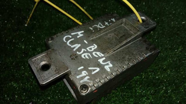 MERCEDES A0235456832 Regulador de velocidad del ventilador de refrigeración (unidad de control)  comprar en Ponferrada