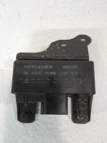 Relé de bujía de precalentamiento A0255452832 MERCEDES