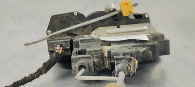 OPEL A046818 Cerradura de puerta delantera derecha  en stock Salamanca
