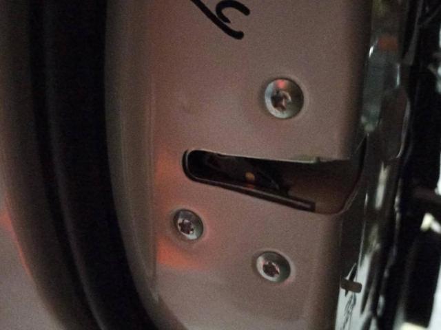 MITSUBISHI A047218 Cerradura de puerta delantera derecha  comprar en Albacete