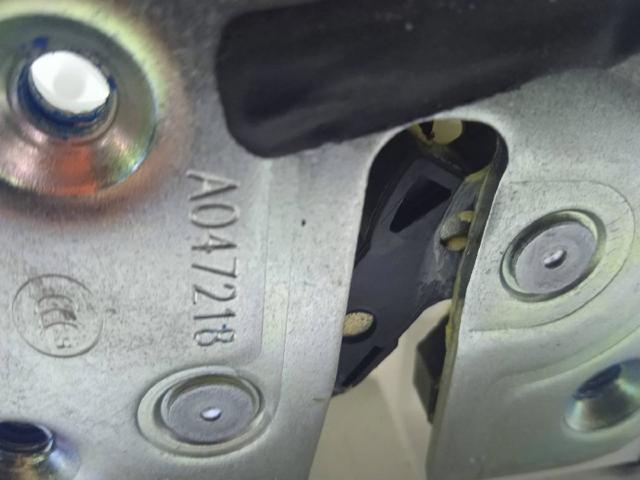 MITSUBISHI A047218 Cerradura de puerta delantera derecha  comprar en Albacete