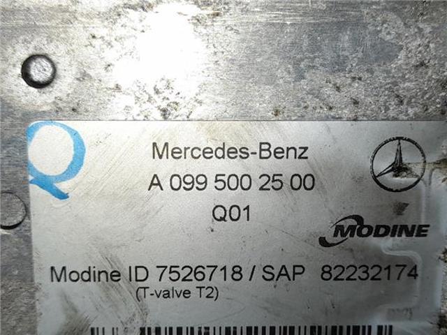 MERCEDES A0995002500 Radiador de refrigeración de la transmisión comprar Pamplona