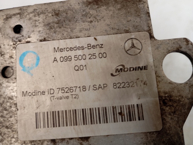 MERCEDES A0995002500 Radiador de refrigeración de la transmisión  comprar en Albacete