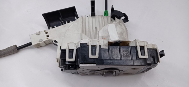 A0997200135 Cerradura de puerta delantera izquierda  disponible Málaga
