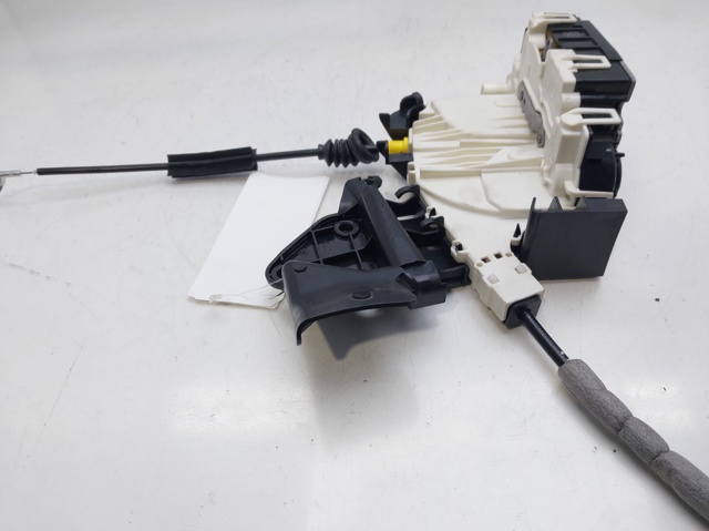 A0997200135 MERCEDES Cerradura  en stock Huelva