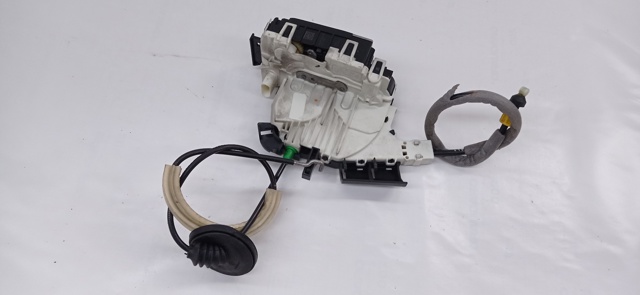 A0997200135 MERCEDES Cerradura  en stock Gandía