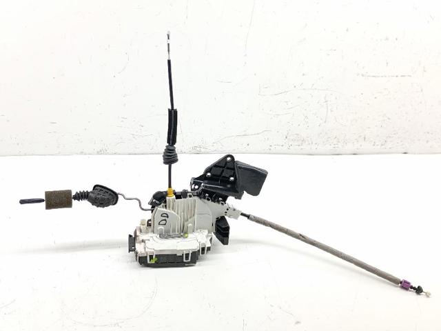 A0997200435 MERCEDES Cerradura de puerta delantera derecha  disponible Ourense
