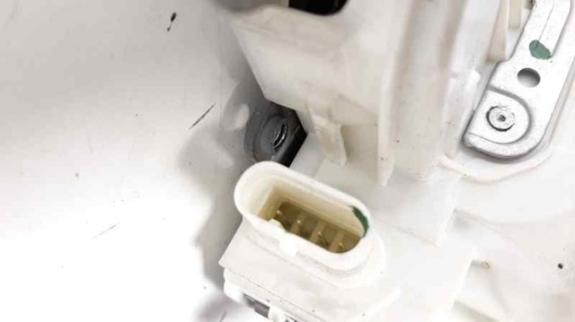 MERCEDES A0997200435 Cerradura de puerta delantera derecha  en stock Valencia