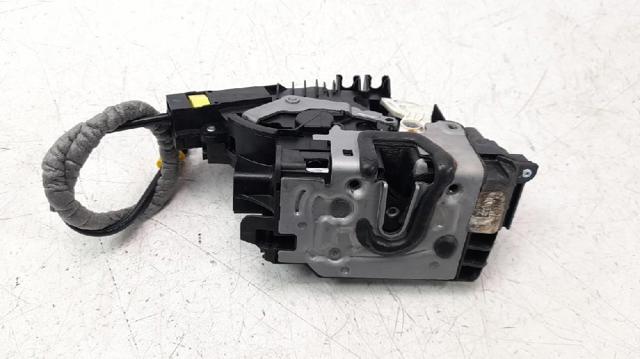 A0997201800 Cerradura de puerta delantera derecha  en stock Sabadell