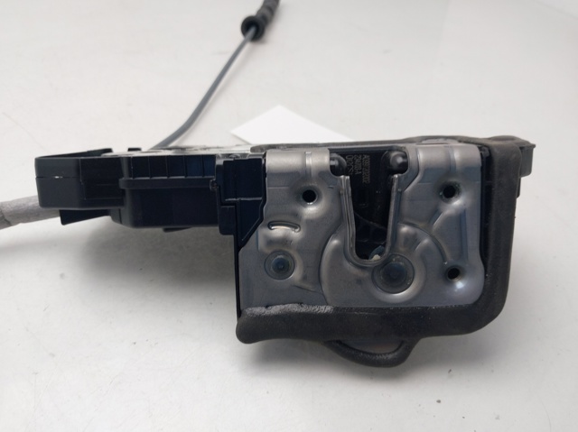 A0997202002 MERCEDES Cerradura de puerta delantera derecha  en stock Córdoba