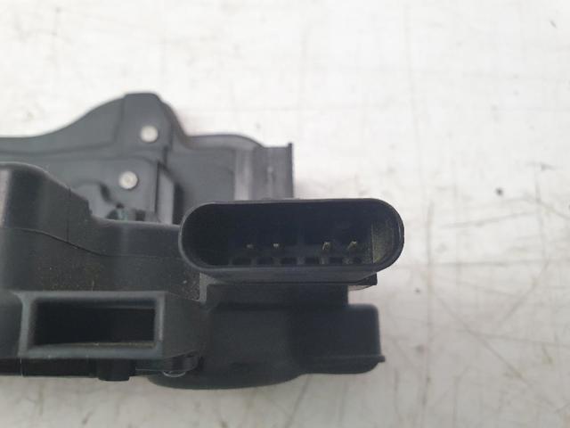 A0997202002 Cerradura de puerta delantera derecha  en stock Castellón