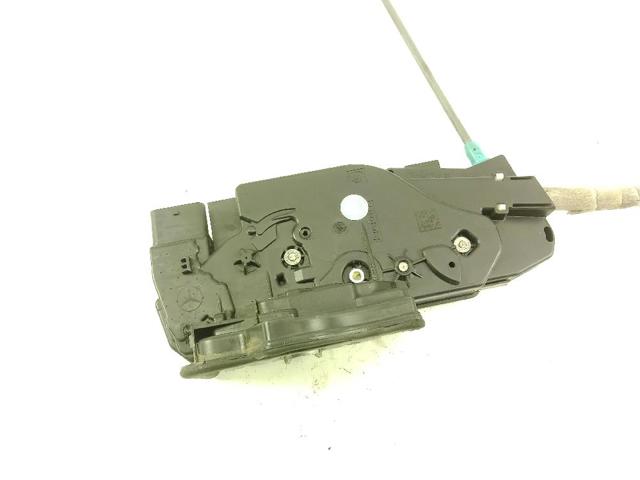 A0997202002 MERCEDES Cerradura de puerta delantera derecha  en stock Córdoba