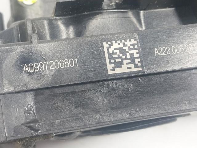 A0997206801 MERCEDES Cerradura de puerta delantera derecha  en stock Córdoba