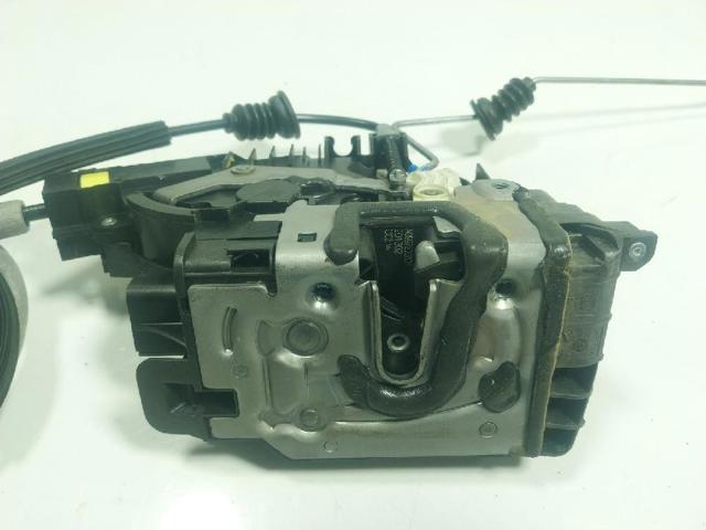 A0997206801 Cerradura de puerta delantera derecha  disponible Utrera