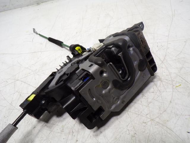 A0997206801 Cerradura de puerta delantera derecha  disponible Málaga