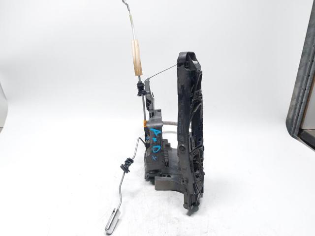 A0997206801 MERCEDES Cerradura de puerta delantera derecha  en stock Huelva