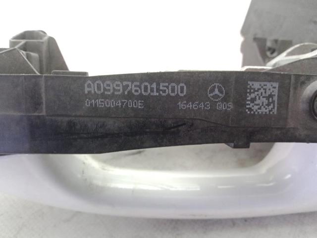 A0997601500 MERCEDES Soporte de manija exterior de puerta delantera izquierda  comprar en Lleida