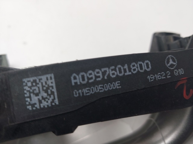 MERCEDES A0997601800 Soporte de manija exterior de puerta delantera derecha comprar Barcelona