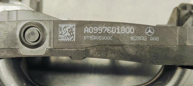 A0997601800 MERCEDES Soporte de manija exterior de puerta delantera derecha comprar Alcalá