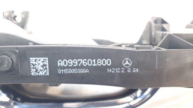 MERCEDES A0997601800 Soporte de manija exterior de puerta delantera derecha  disponible Valladolid