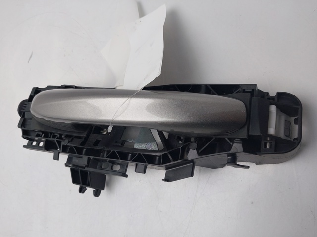 A0997601800 MERCEDES Soporte de manija exterior de puerta delantera derecha  disponible Ourense