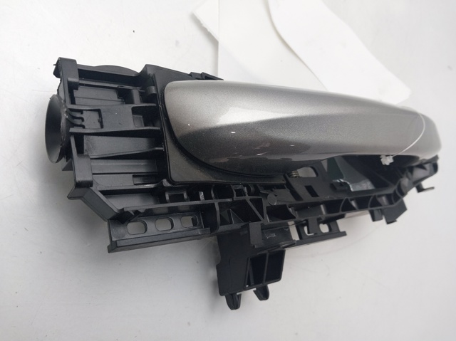 MERCEDES A0997601800 Soporte de manija exterior de puerta delantera derecha comprar Pamplona