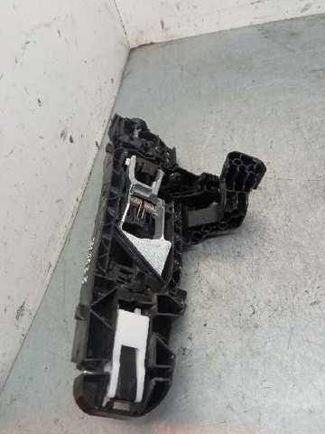 A0997601800 MERCEDES Soporte de manija exterior de puerta delantera derecha  disponible Ourense