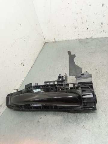 A0997601800 Soporte de manija exterior de puerta delantera derecha  en stock Sabadell