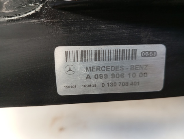 A0999061000 MERCEDES Difusor del radiador de refrigeración con motor y hélice  disponible Ourense